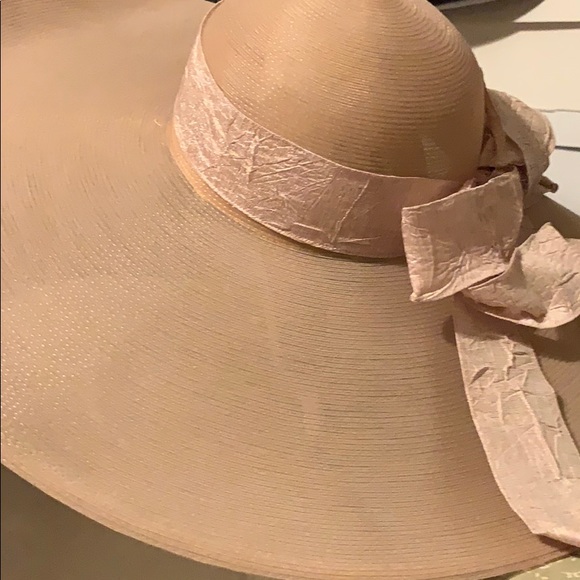 Hat - Picture 2 of 3